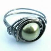 Swarovski Pearl Ring in Light Green and Gunmetal